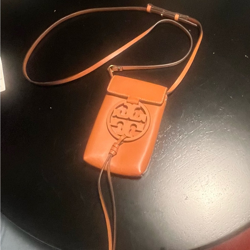 Excellent condition Tory Burch miller phone cross body